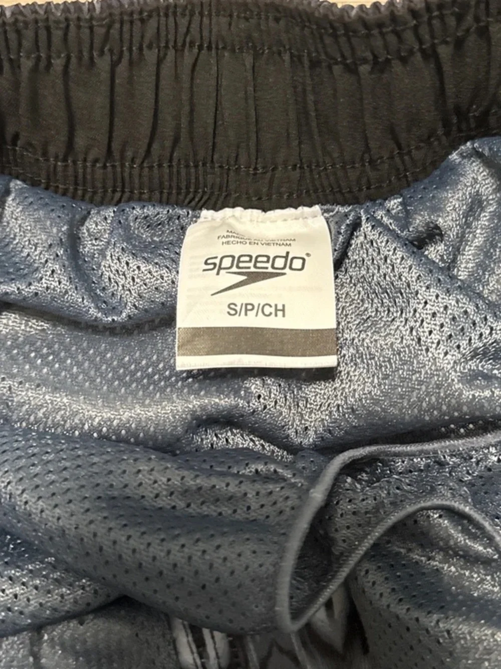 Speedo Men’s Black to Gray Gradient Swim Trunks - Picture 3 of 4
